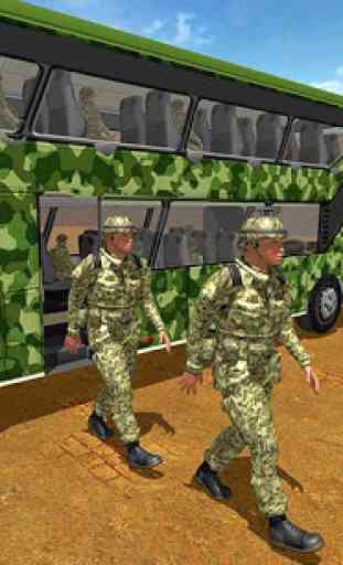 Autobús del ejército que conduce - transportista 4