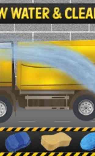 Salón de lavado de camiones de basura: Limpieza camiones sucios después de la recogida de residuos 2